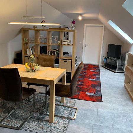 Ferienwohnung Sunny - Moderne Ferienwohnung Im Gruenen In Saarbruecken-West Bagian luar foto