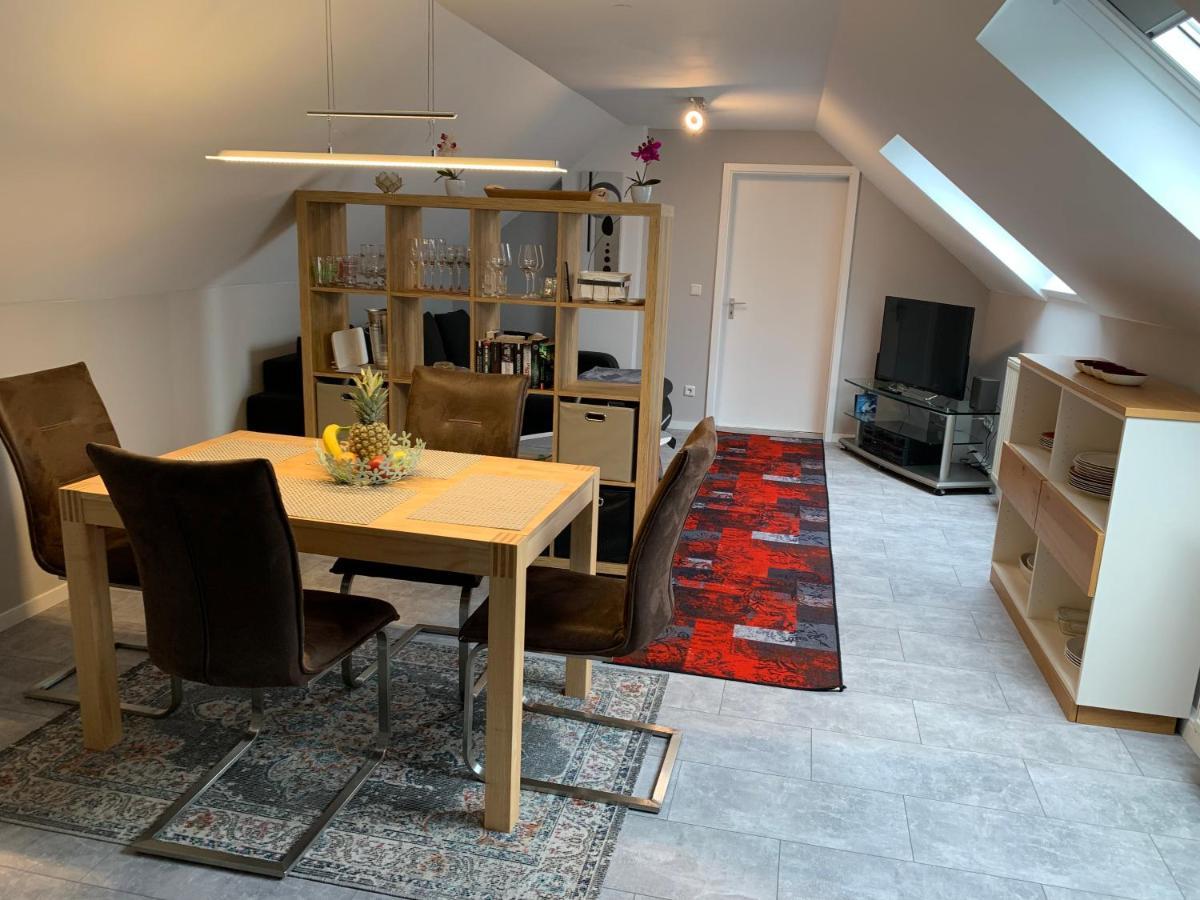 Ferienwohnung Sunny - Moderne Ferienwohnung Im Gruenen In Saarbruecken-West Bagian luar foto