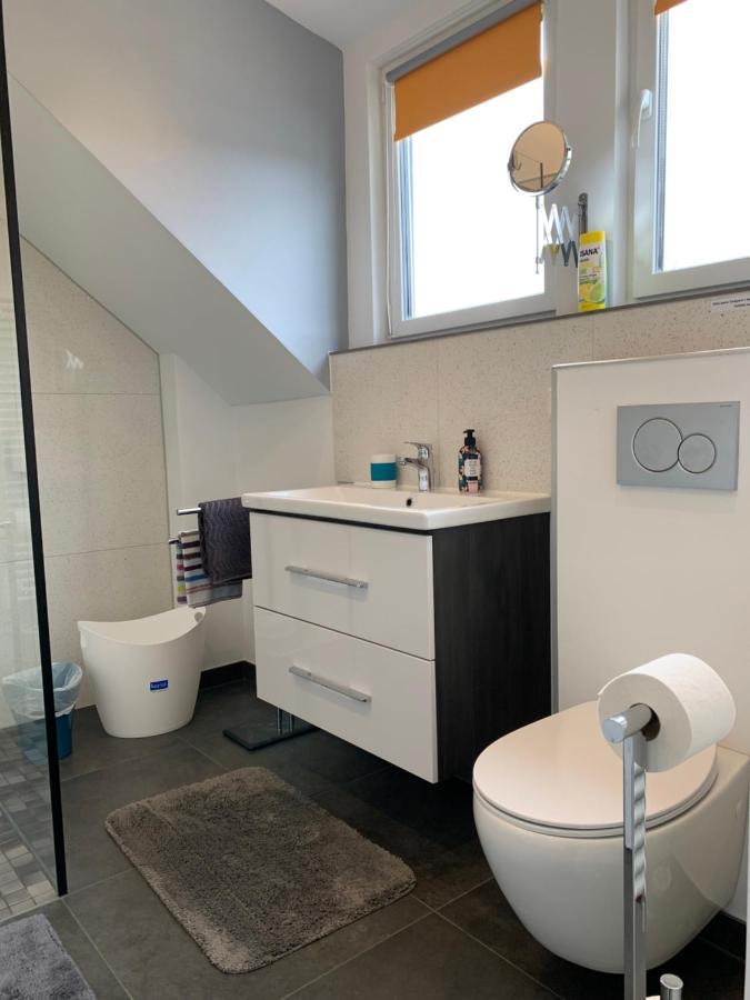 Ferienwohnung Sunny - Moderne Ferienwohnung Im Gruenen In Saarbruecken-West Bagian luar foto
