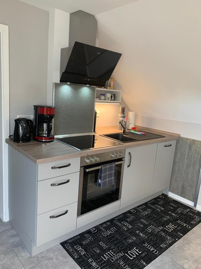 Ferienwohnung Sunny - Moderne Ferienwohnung Im Gruenen In Saarbruecken-West Bagian luar foto