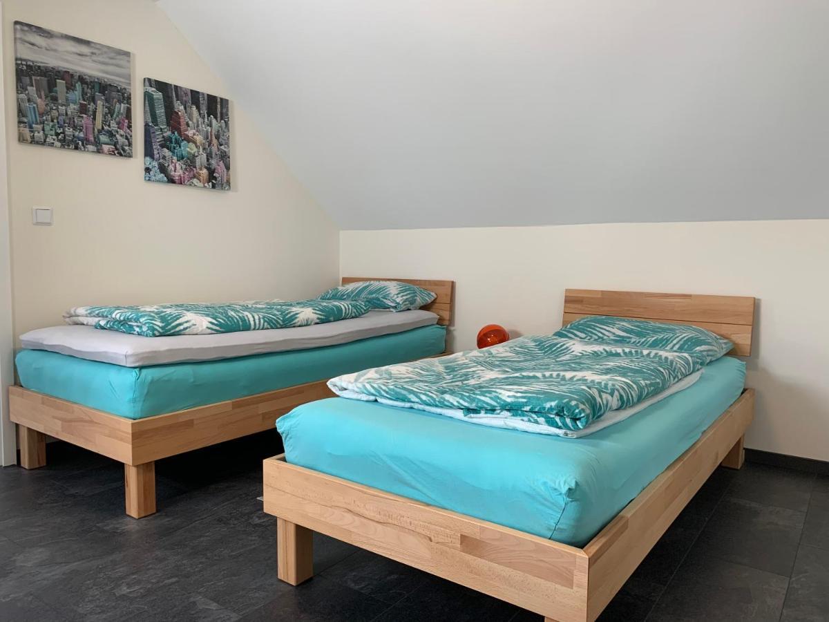 Ferienwohnung Sunny - Moderne Ferienwohnung Im Gruenen In Saarbruecken-West Bagian luar foto