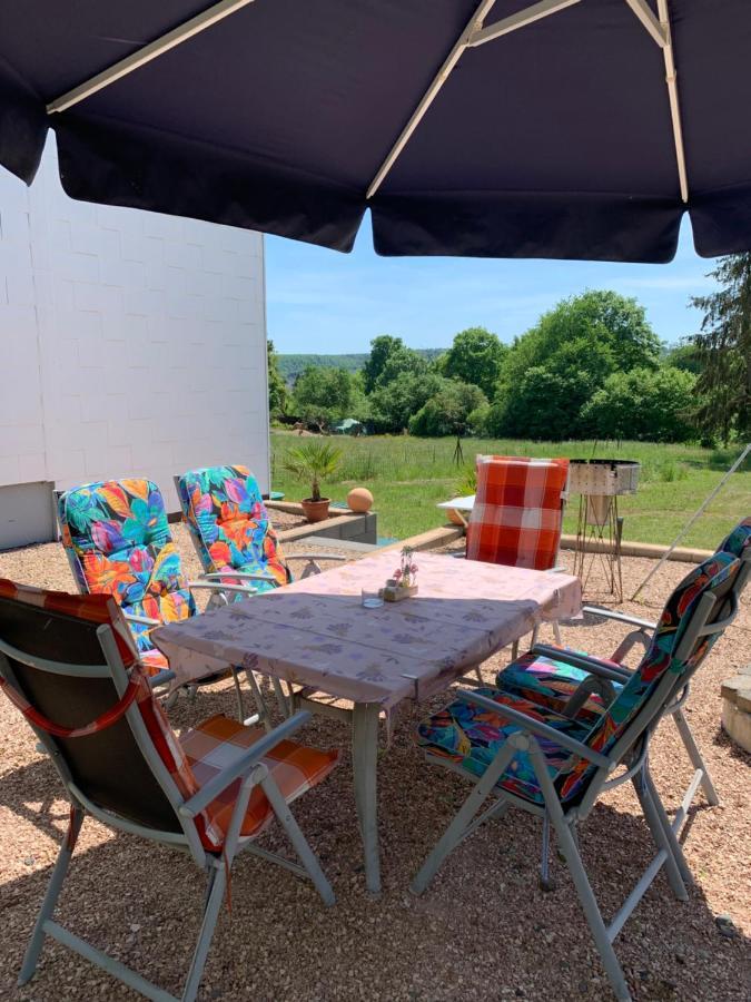 Ferienwohnung Sunny - Moderne Ferienwohnung Im Gruenen In Saarbruecken-West Bagian luar foto