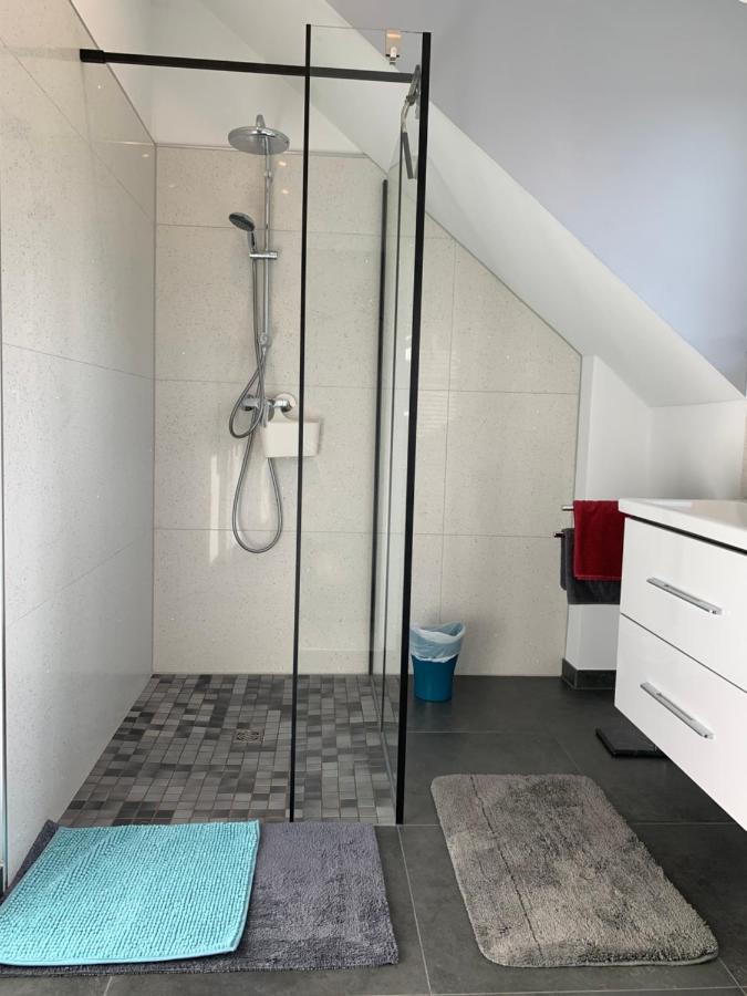 Ferienwohnung Sunny - Moderne Ferienwohnung Im Gruenen In Saarbruecken-West Bagian luar foto